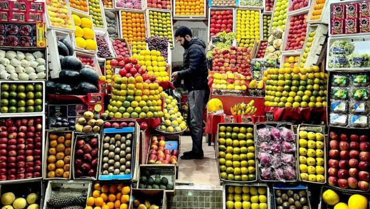 میوه‌های تنظیم بازاری تا ۱۵ فروردین عرضه می‌شوند/ عرضه با قیمت ۴۰ درصد کمتر از بازار